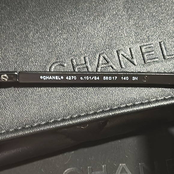 🎄🎄Low Start🎄🎄Chanel sunglasses gently used with pouch, glass case and Sonny’s - Picture 7 of 17